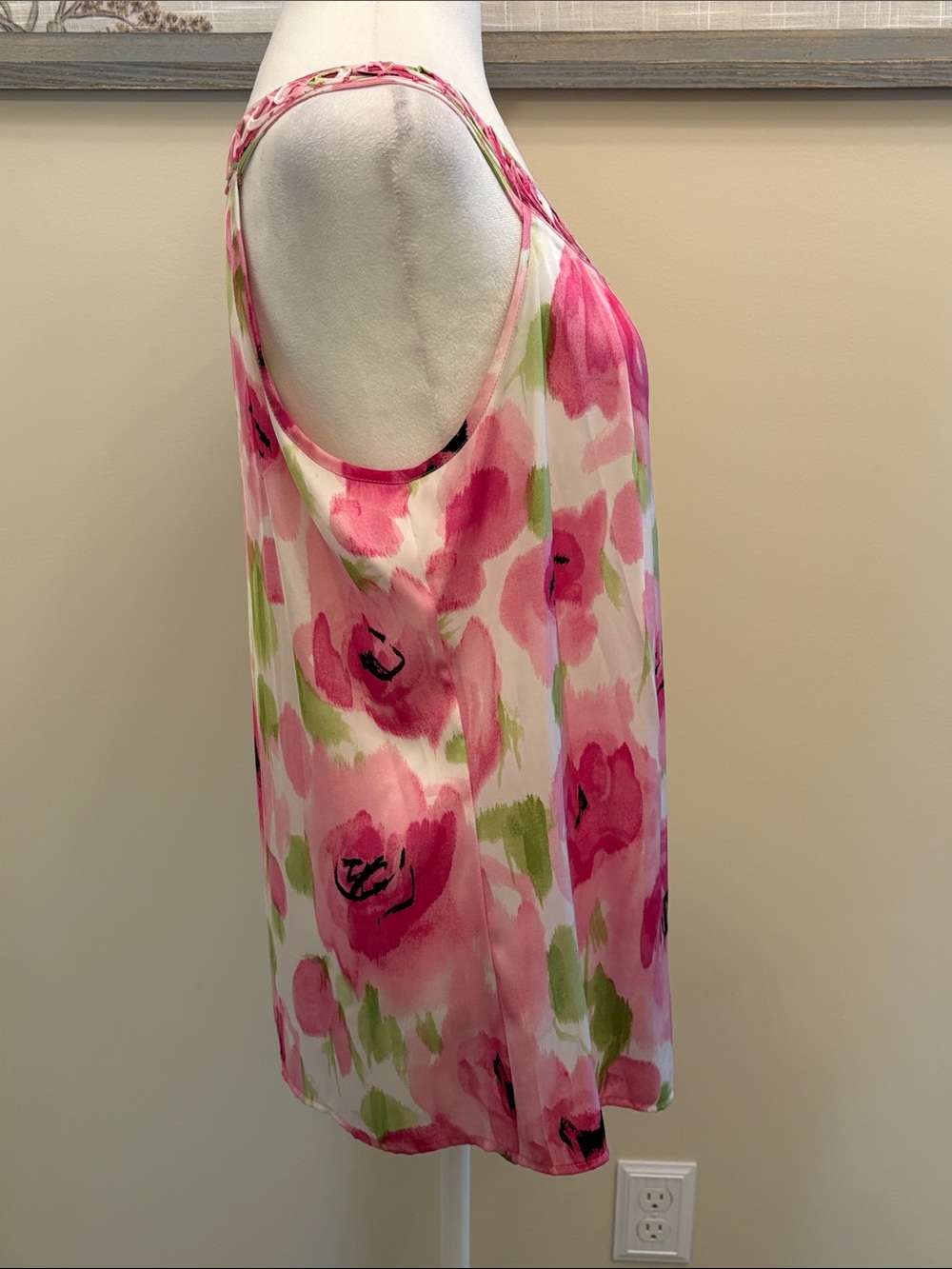 dressbarn Pink Floral Sleeveless Tank with Ring-Trim Neckline size Medium - Picture 3 of 11